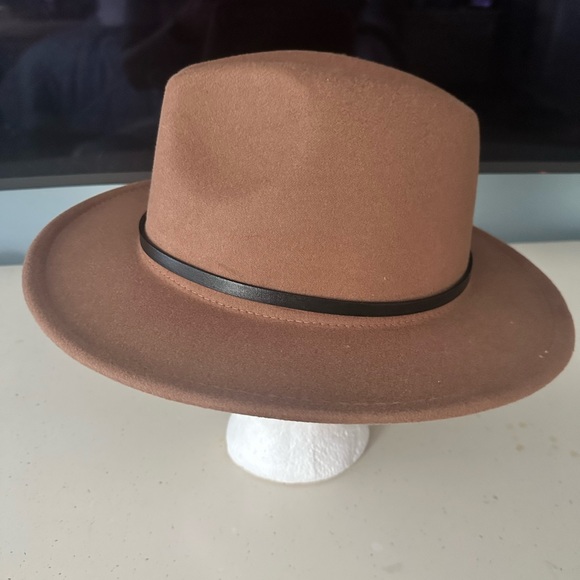 Women’s hat - Picture 7 of 10